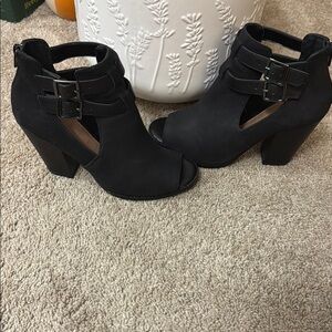 Gianni Bini Black Heeled peep toe Boots